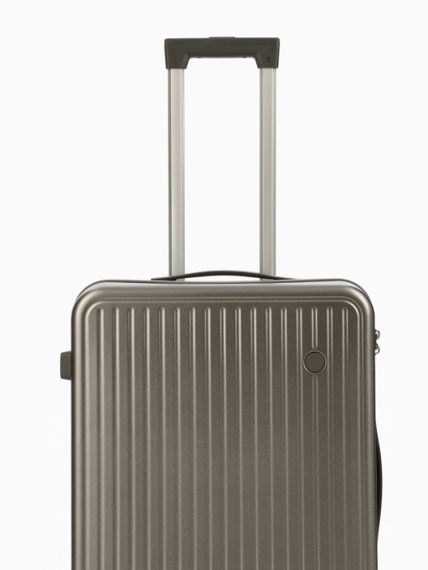 Чемодан 24 Чемодан 24", PС, 42*27*66, отд на молнии, код замок, 4 колеса, т. серый