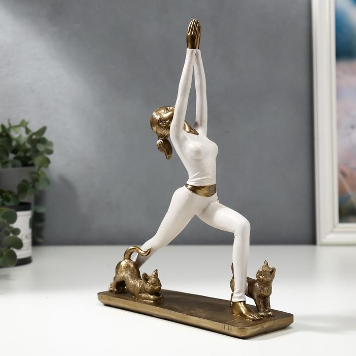 Сувенир полистоун  Сувенир полистоун "Девушка в позе воина, с кошками" розовый 25х18,7х6,4 см