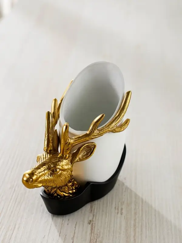 Конфетница &laquo;Олень&raquo;, 14&times;6.5&times;14 см, алюминий