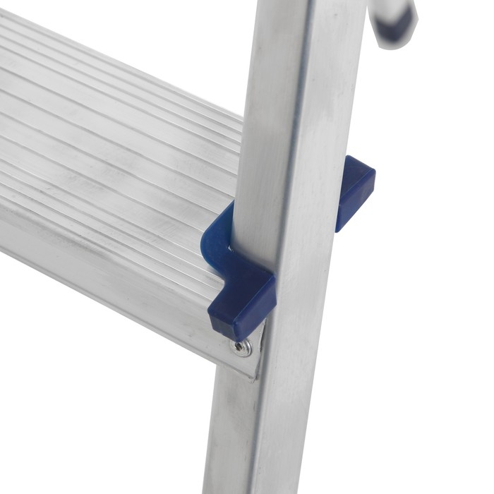 Стремянка ТУНДРА  Стремянка ТУНДРА "ЛАЙТ", алюминиевая, 5 ступеней, 1030 мм