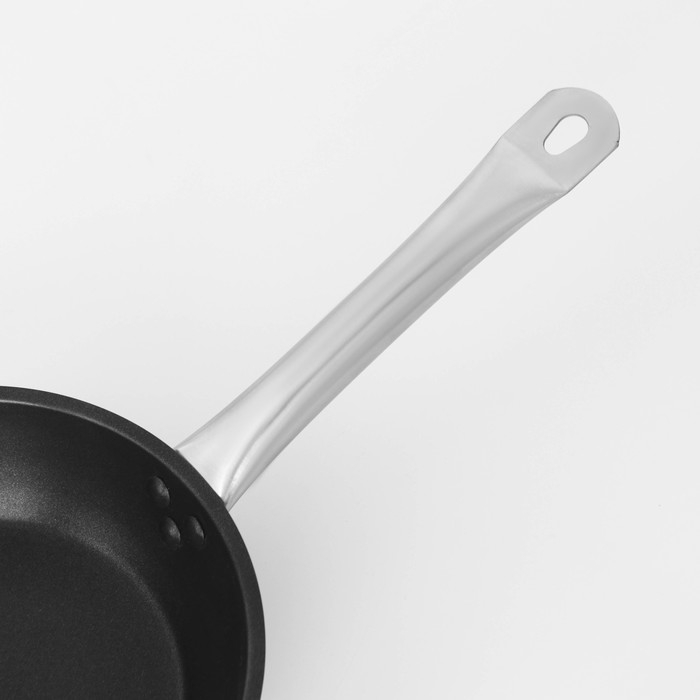 Сковорода из нержавеющей стали Hanna Knövell, d=22 см, h=5,5 см, толщина стенки 0,6 мм, длина ручки 21,5 см, антипригарное покрытие, индукция Сковорода из нержавеющей стали Hanna Knövell, d=22 см, h=5,5 см, толщина стенки 0,6 мм, длина ручки 21,5 см, антипригарное покрытие, индукция