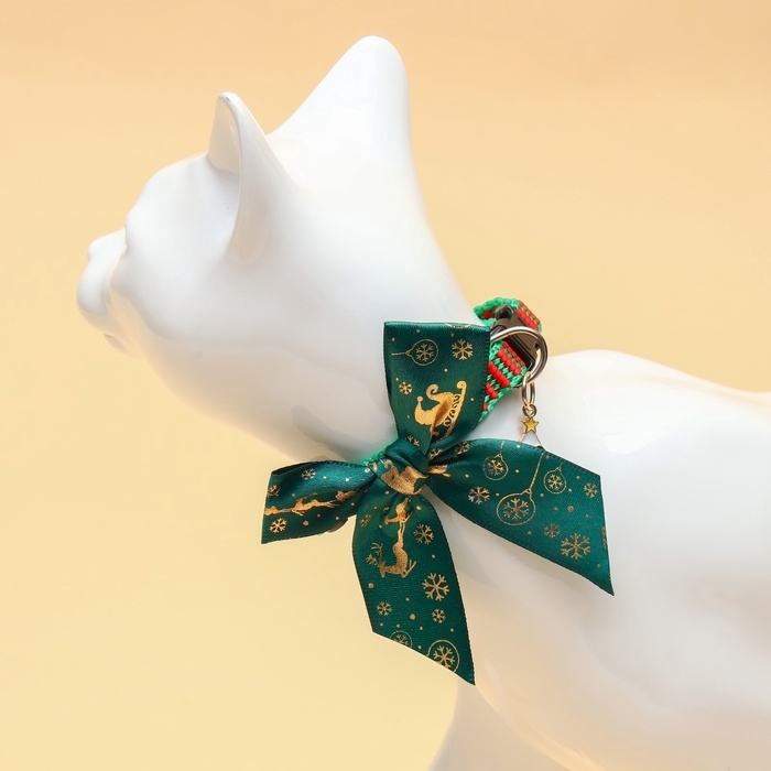 Ошейник + бант с оленями + новогодний подвес Ошейник + бант с оленями + новогодний подвес "Елка", 30 х 1 см, капрон, зелёный