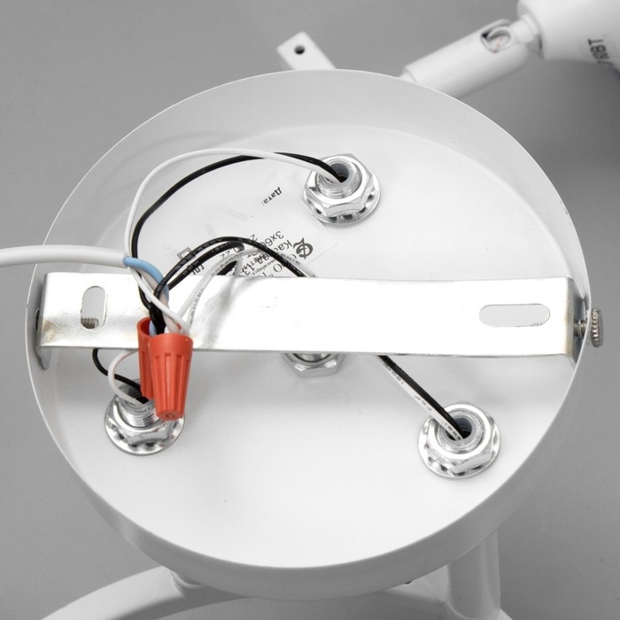 Люстра ГАЛЛОП Люстра ГАЛЛОП "Лика" 3х60Вт Е27 белый