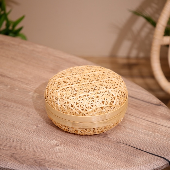 Шкатулка с крышкой плетёная, из бамбука 20х20х11 см Шкатулка с крышкой плетёная, из бамбука 20х20х11 см