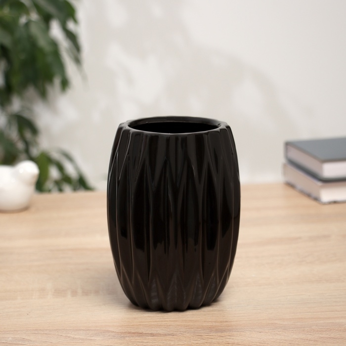 Ваза керамика настольная Ваза керамика настольная "Тьяго" грани, d-7см, 14х9,5 см, чёрный