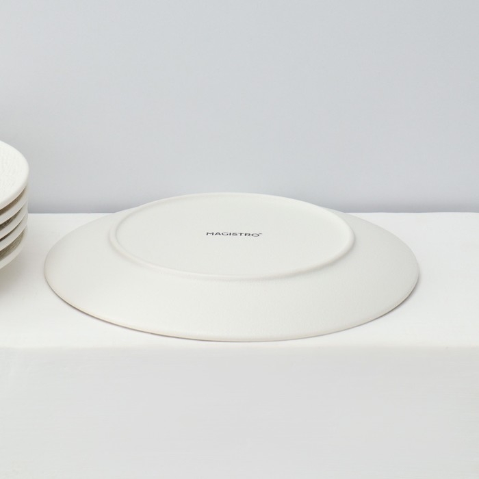 Набор тарелок фарфоровых десертных Magistro Lofty, 6 предметов: d=20 см, цвет белый Набор тарелок фарфоровых десертных Magistro Lofty, 6 предметов: d=20 см, цвет белый