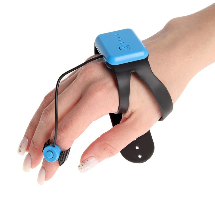 Машинка-перевёртыш HYPER SKIDDING с управлением жестами, свет, масштаб 1:16, цвет синий Машинка-перевёртыш HYPER SKIDDING с управлением жестами, свет, масштаб 1:16, цвет синий