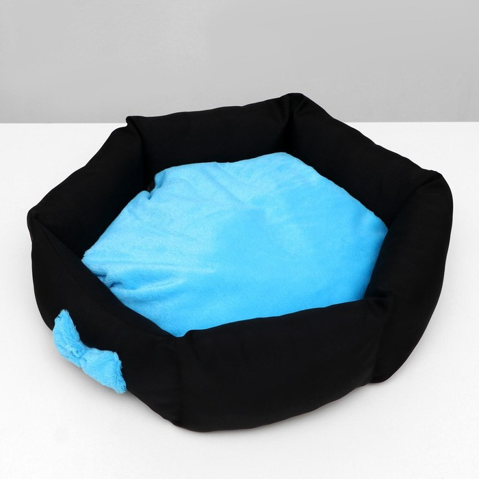 Лежанка  Лежанка "Принцесса", габардин, плюш, 50 х 50 х 15 см, чёрная/голубая