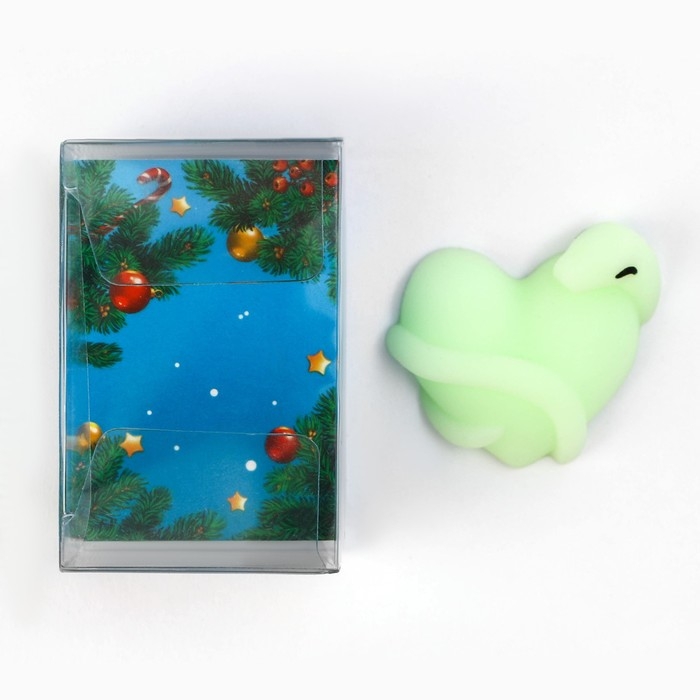 Мялка новогодняя «Новый год: Подарочек», 4 х 3.5 см Мялка новогодняя «Новый год: Подарочек», 4 х 3.5 см