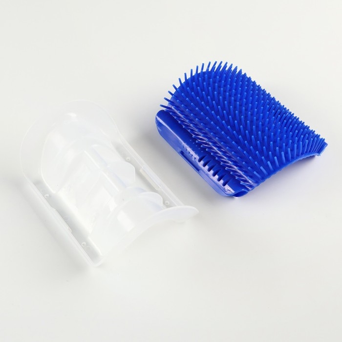 Массажер - чесалка на угол с кошачьей мятой для кошек, размер S, 13.5*9*5 см, синий Массажер - чесалка на угол с кошачьей мятой для кошек, размер S, 13.5*9*5 см, синий