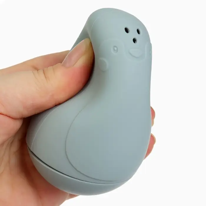 Игрушка для ванны M&B &laquo;Пингвинчик-брызгалка&raquo;, силикон, МИКС