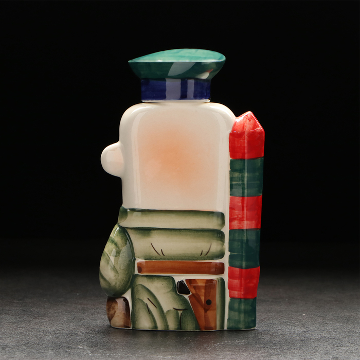 Штоф фарфоровый «Пограничник», 0.4 л, в упаковке книге Штоф фарфоровый «Пограничник», 0.4 л, в упаковке книге