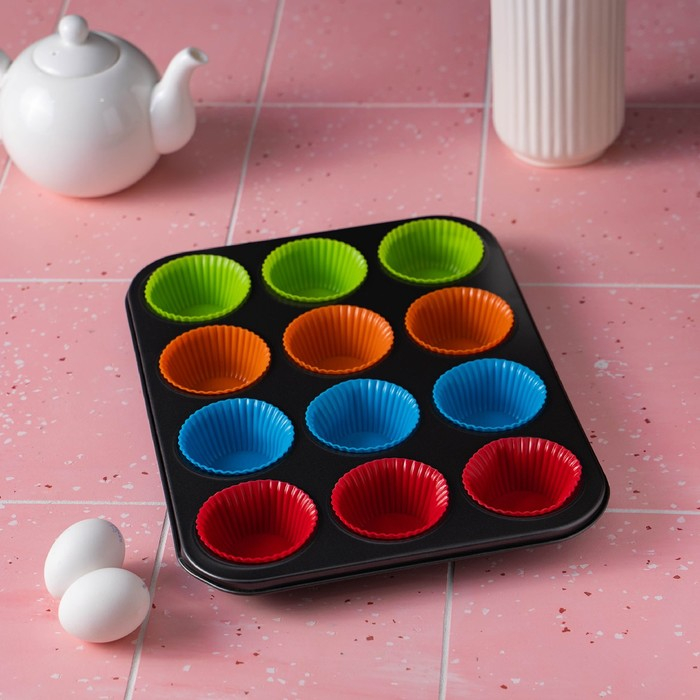 Форма для выпечки Доляна «Силикон плюс», 35×26,5×2,5 см, 12 ячеек, силиконовые вкладки, антипригарное покрытие, цвет формочек МИКС Форма для выпечки Доляна «Силикон плюс», 35×26,5×2,5 см, 12 ячеек, силиконовые вкладки, антипригарное покрытие, цвет формочек МИКС