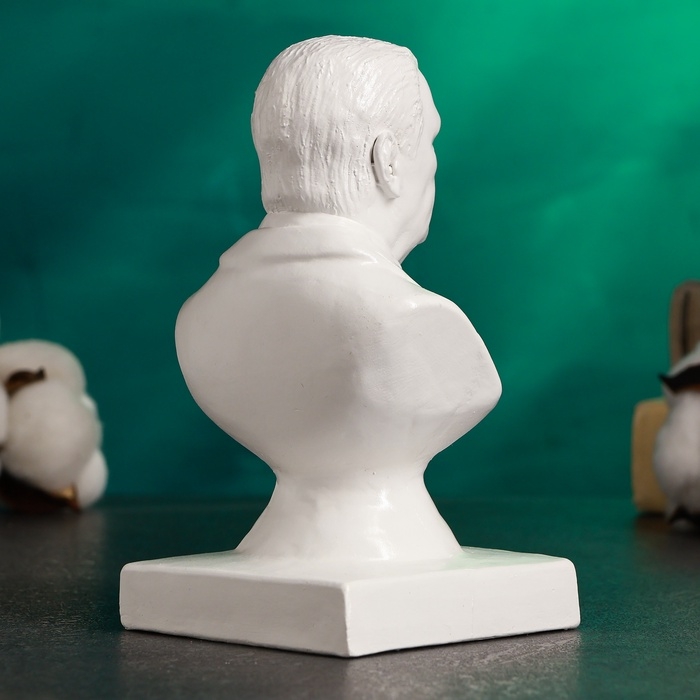 Бюст Бюст "Жириновский В.В." белый, 15см