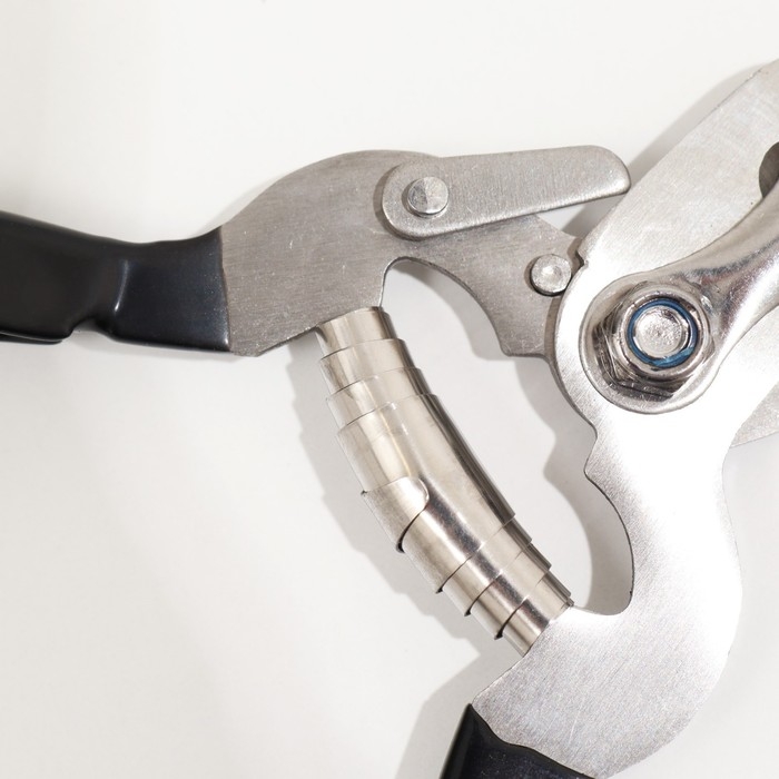 Когтерез-секатор с широкой прорезиненной ручкой, 14 х 7 х 1,9 см, эконом, микс цветов Когтерез-секатор с широкой прорезиненной ручкой, 14 х 7 х 1,9 см, эконом, микс цветов