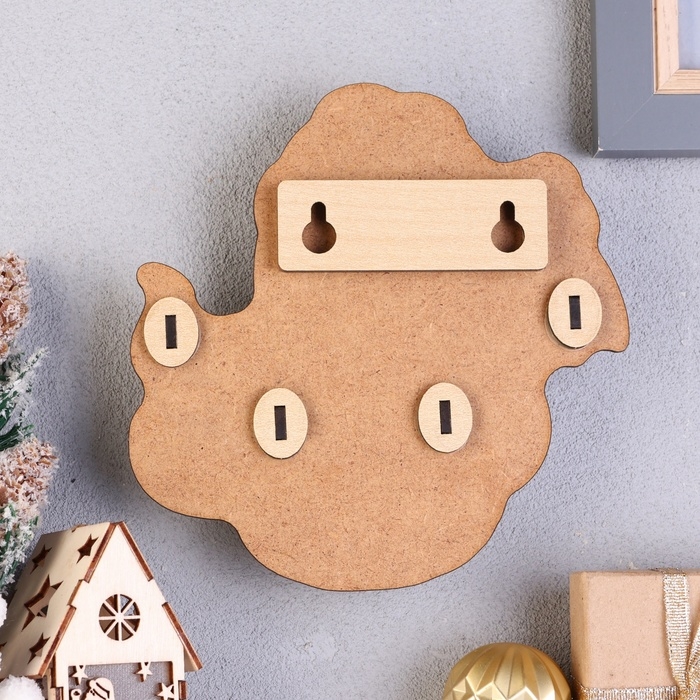 Новый год. Ключница с символом года Новый год. Ключница с символом года "Недовольная змея", 14,5 х 15,2 х 3 см