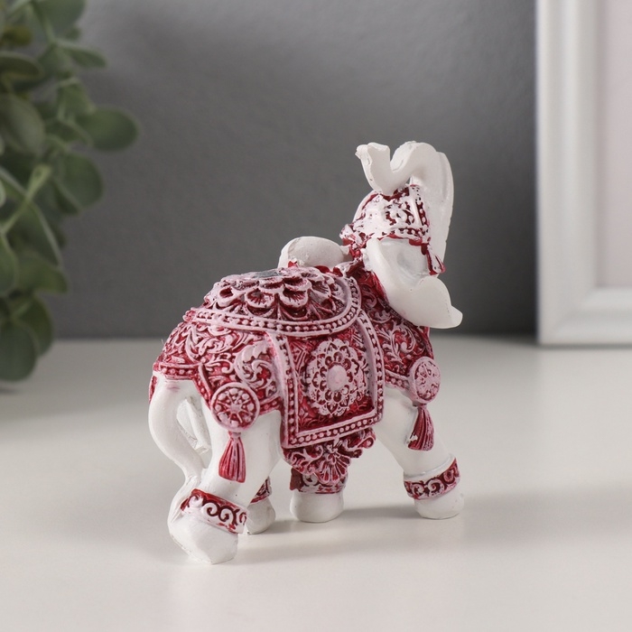 Сувенир полистоун Сувенир полистоун "Белый слон. Бордовая попона с цветком и стразой" 9х4,8х9,5 см