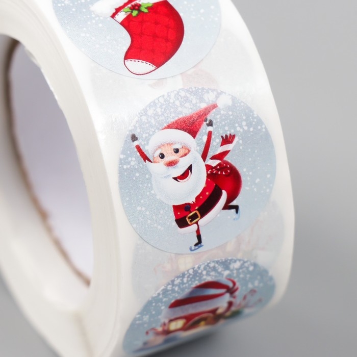 Наклейка бумага Наклейка бумага "Новогодняя" d=2,5 см 500 шт в рулоне 3х6,5х6,5 см