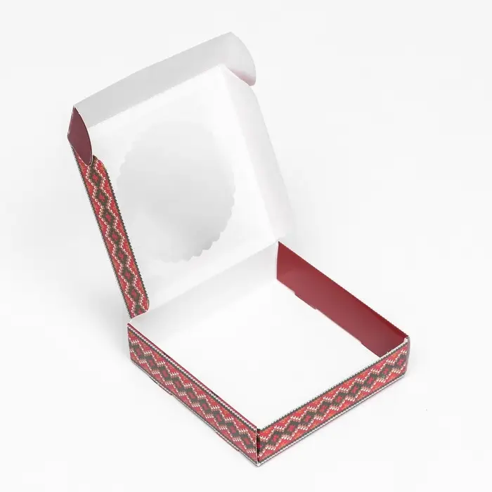 Подарочная коробка сборная с окном «Новогодний орнамент», 11.5×11.5×3 см