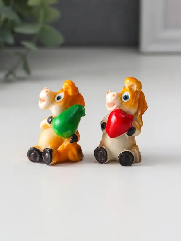 Сувенир полистоун Сувенир полистоун "Коняшка с фруктиком" МИКС 2,2х2,5х4,7 см