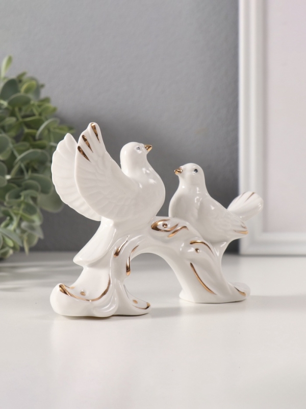 Сувенир керамика "Белые голуби на дуге" с золотом 3х12х9 см