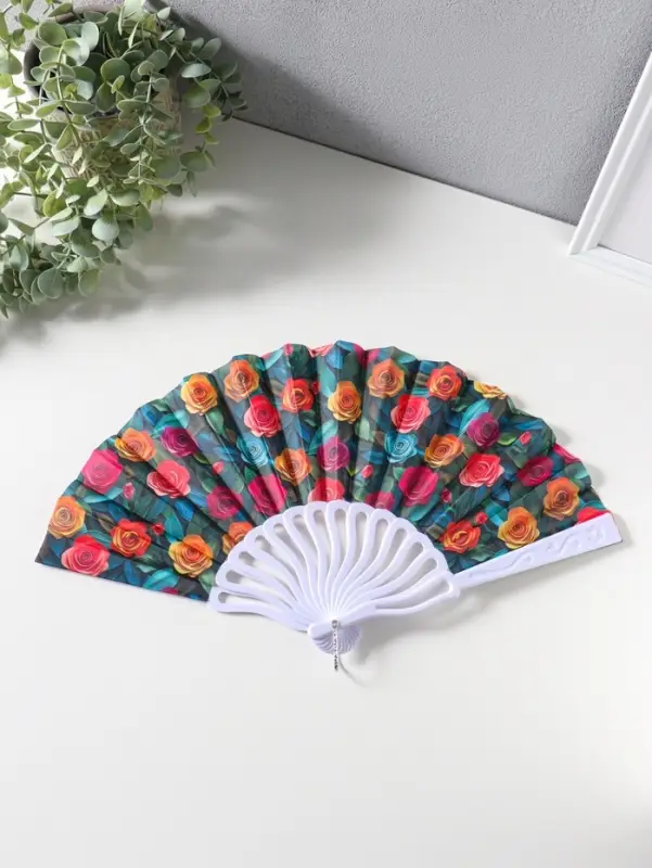 Веер складной &laquo;Вышивка. Розочки на зелёном&raquo;, 22.5 см