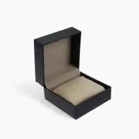 Коробка для часов из экокожи, чёрная, 10×10×6 см, вставка бежевая