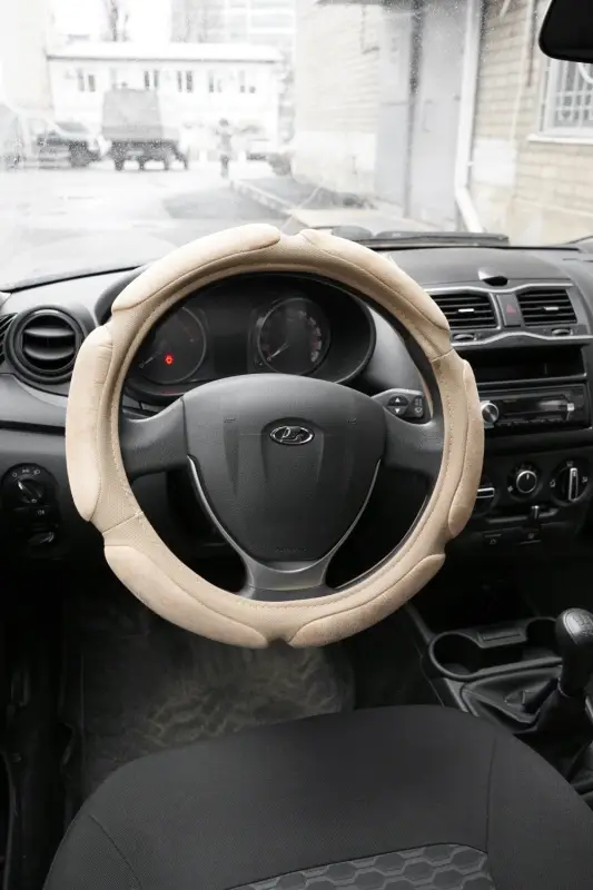 Спонжевая оплетка руля AVS SP-426M-BE ( размер M, бежевый) - Серия "Sponge"