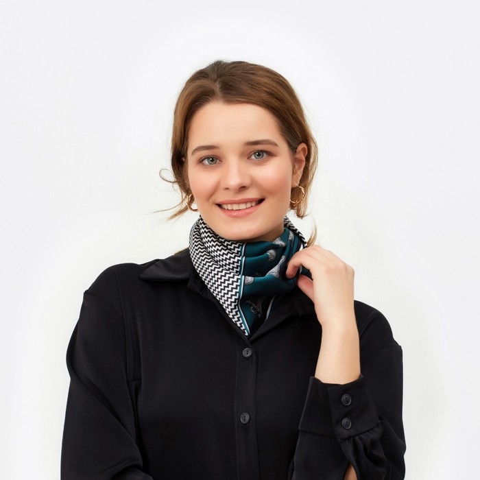 Платок женский MINAKU р-р 70*70 см, цвет зелёный Платок женский MINAKU р-р 70*70 см, цвет зелёный