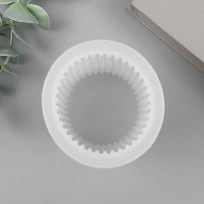 Молд силикон для свечи Молд силикон для свечи "Цилиндр. Полоски тонкие" 6,5х6,5х8,7 см