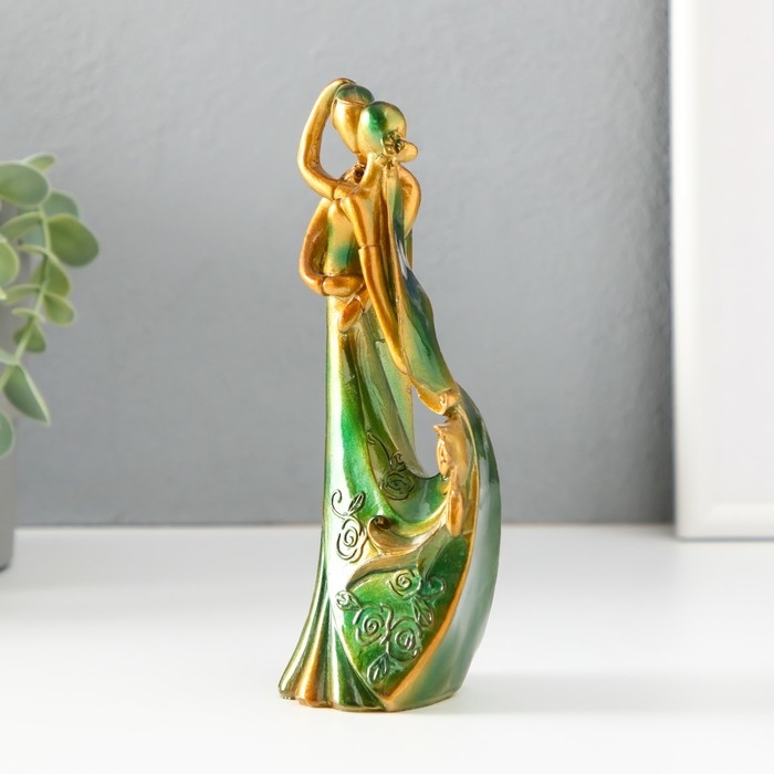 Сувенир полистоун "Молодожёны. Поцелуй в танце" 16,5 см