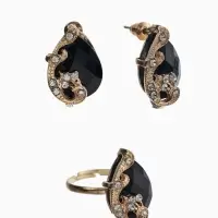 Гарнитур 3 предмета: серьги, кулон, кольцо &laquo;Капли&raquo;, чёрно-белые в золоте, 45 см