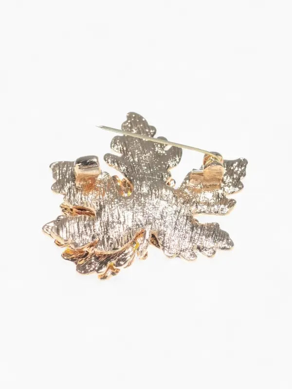 Брошь &laquo;Листья&raquo;, три кленовых, цветная в золоте
