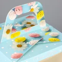 Коробка подарочная пасхальная с окном &laquo;Небесная голубая&raquo; 15&times;15&times;18 см