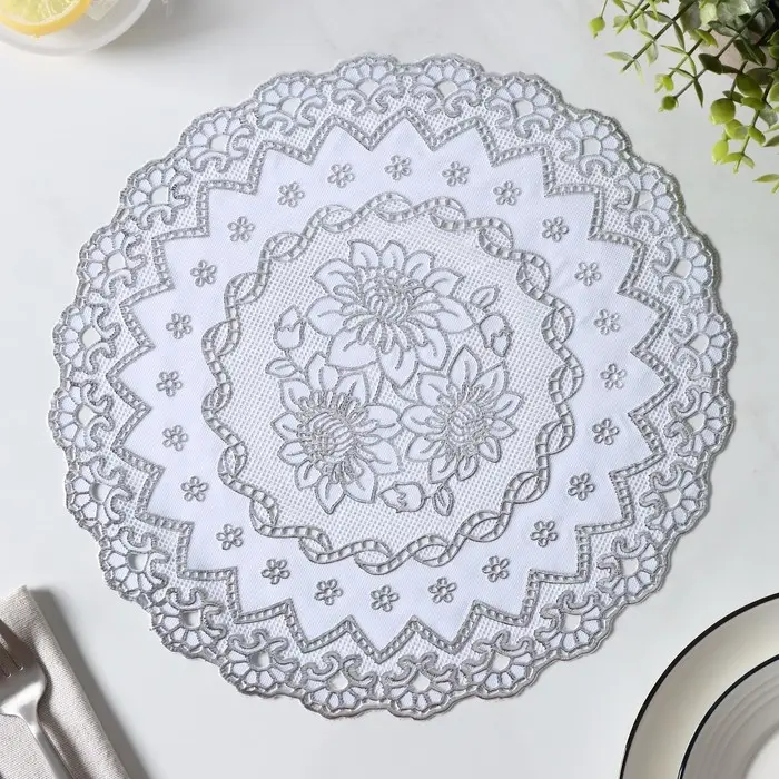 Набор салфеток ажурных Доляна &laquo;Астры&raquo;, 30&times;30 см, 4 шт., ПВХ, серебристые