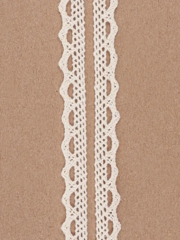 Кружево вязаное, 10 мм, 15&plusmn;1 м, бежевое