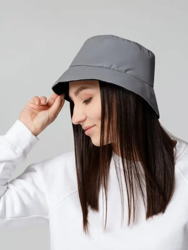 Панама Manifest из светоотражающей ткани, серая Панама Manifest из светоотражающей ткани, серая