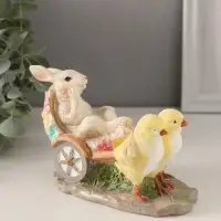 Фигурка полистоун &laquo;Цыплята везут кролика в колеснице&raquo;, 14.5&times;7&times;9 см