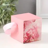 Шкатулка пластик "Роза в футляре" розовая 6,8х6,8х7,5 см