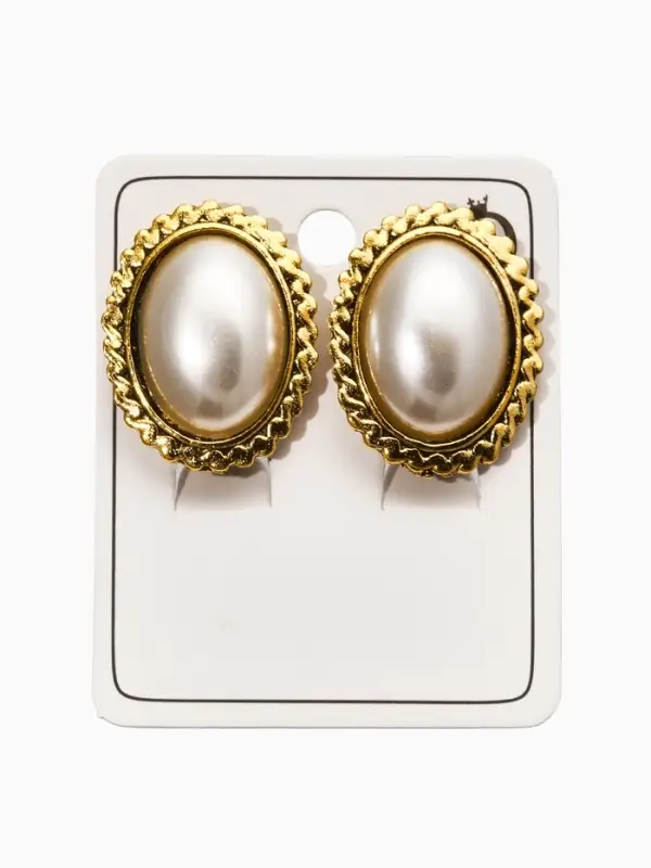 Серьги клипсы для ушей QF &laquo;Жемчужный овал&raquo;, белая в чернёном золоте