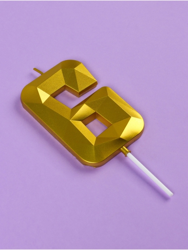 Свеча ГИГАНТ в торт на шпажке «Грань», цифра Свеча ГИГАНТ в торт на шпажке «Грань», цифра "6", золотая, 9 см