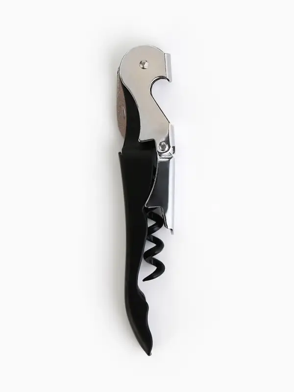 Подарочный набор для вина «Золотому человеку»: 4 предмета + шахматы Подарочный набор для вина «Золотому человеку»: 4 предмета + шахматы