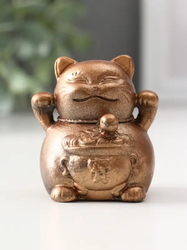 Фигура «Кот манэки-нэки», 5.5×5×5 см, бронза