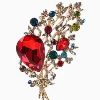 Брошь &laquo;Лист&raquo; осенний, ажур, стразы, цветная в золоте