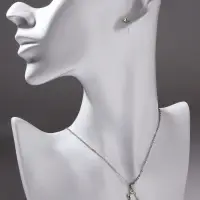 Гарнитур 5 предметов: 4 пары пусет, кулон &laquo;Гимнастка&raquo;, белые в серебре, 40 см