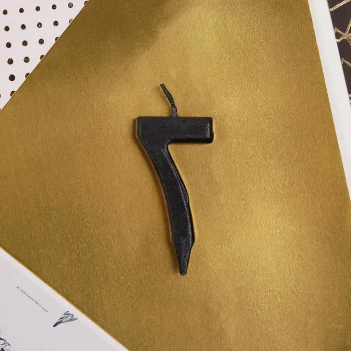 Свеча для торта, цифра &laquo;7&raquo;, чёрная, 3 х 6 см