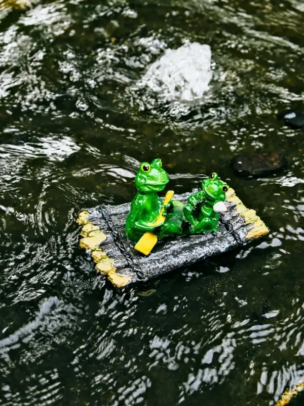Садовая фигура 17 х 11 х 9,5 см Садовая фигура 17 х 11 х 9,5 см "Лягушки на плоту" Водоплавающая