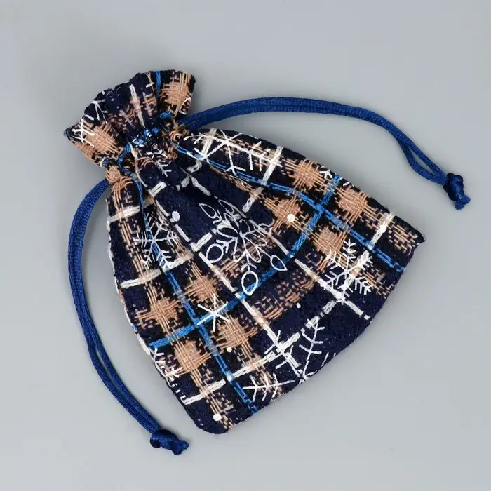 Мешочек подарочный холща «Снежный лес», снежинки, 10 х 12 см +/- 1.5 см