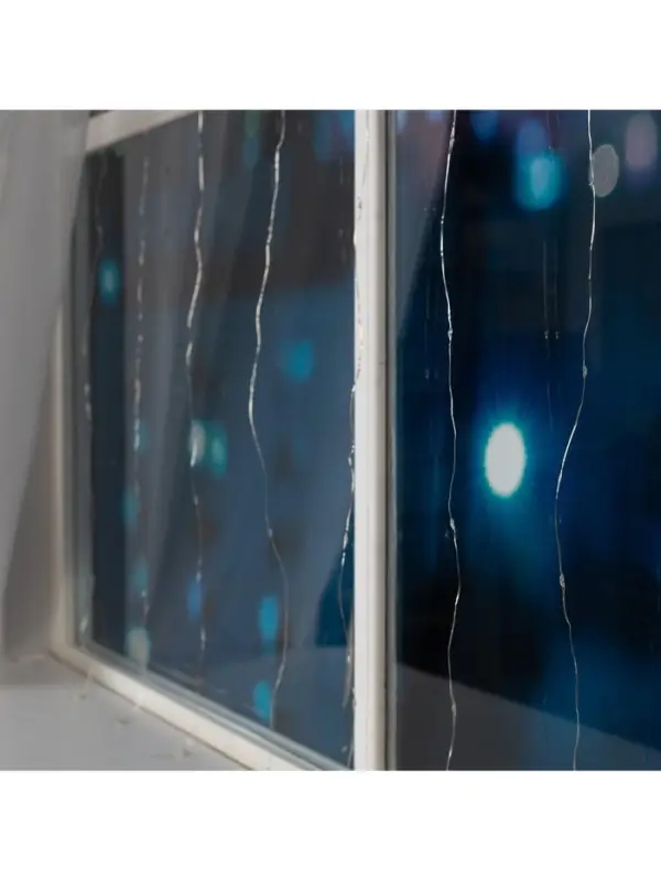 Гирлянда &laquo;Занавес&raquo; 1&times;1 м, роса, IP20, серебристая нить, 100 LED, свечение белое, 12 В