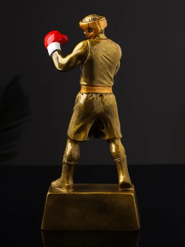 Кубок наградной с фигуркой &laquo;Бокс: лучший боец&raquo;, 18&times;8&times;3.5 см